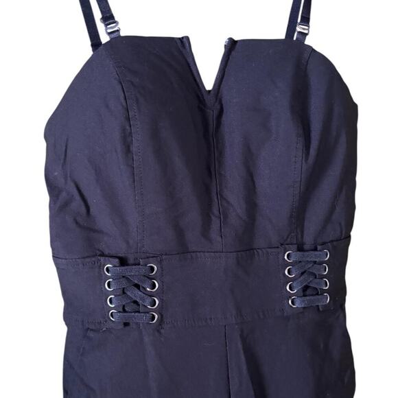 Elegant Black Jumpsuit – Adjustable Spaghetti Straps & Corset Lace-Up Waist - Picture 2 of 7